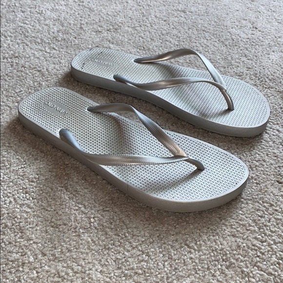 Flip Flops - Picture 3 of 8